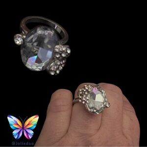 Elegant Silver Women's Ring with Clear rhinestones and butterfly design/1 side
